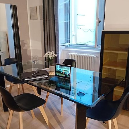 Snapstay Luxury Apartments In Centro A Trieste Luaran gambar