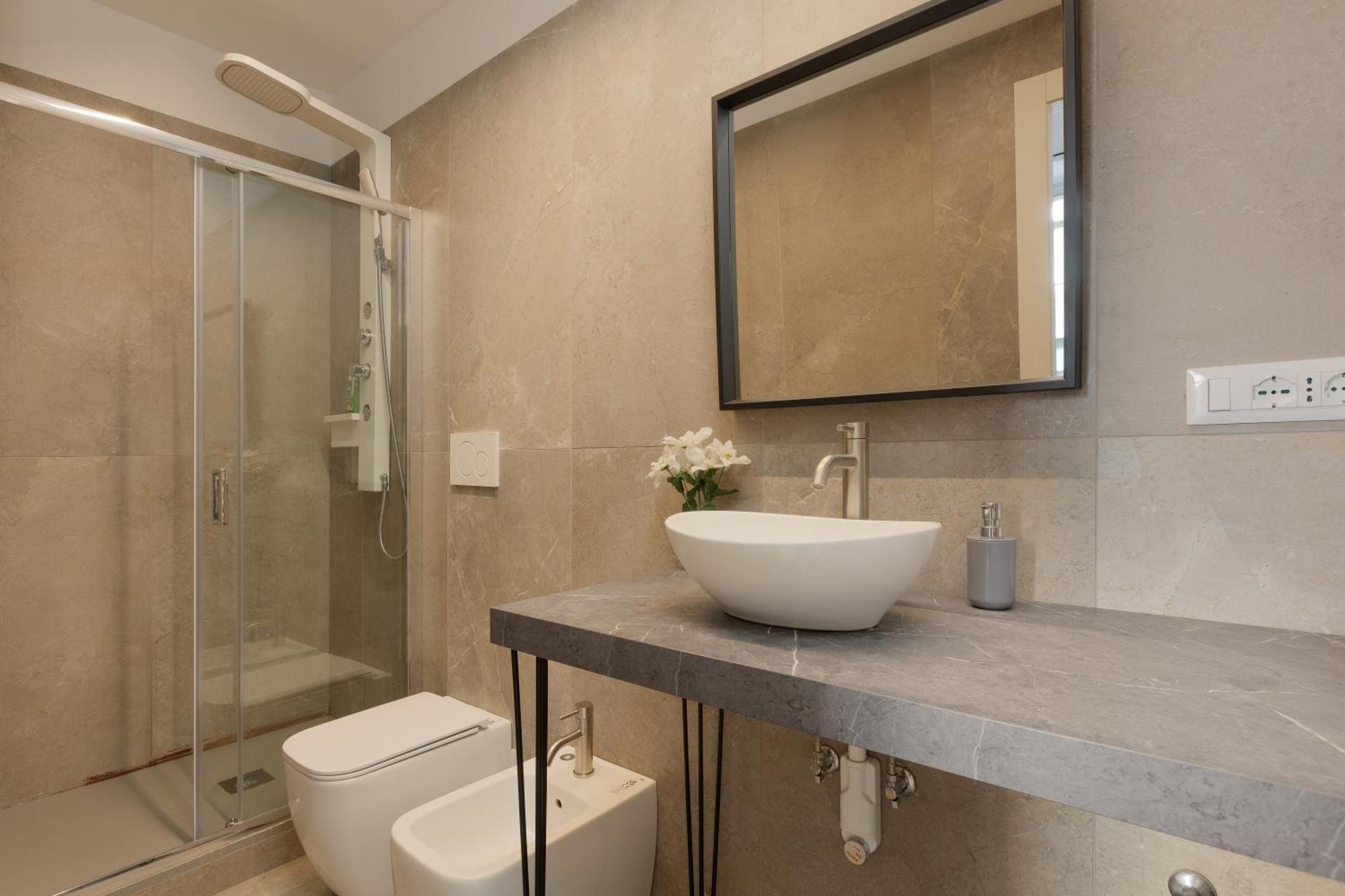 Snapstay Luxury Apartments In Centro A Trieste Luaran gambar