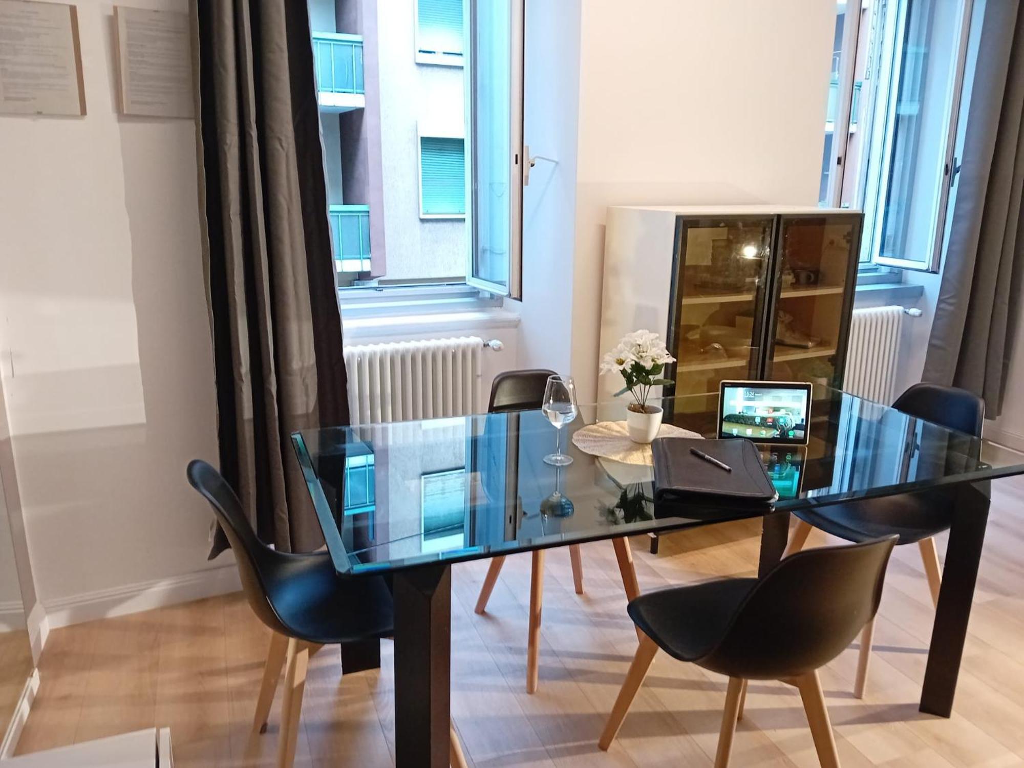 Snapstay Luxury Apartments In Centro A Trieste Luaran gambar