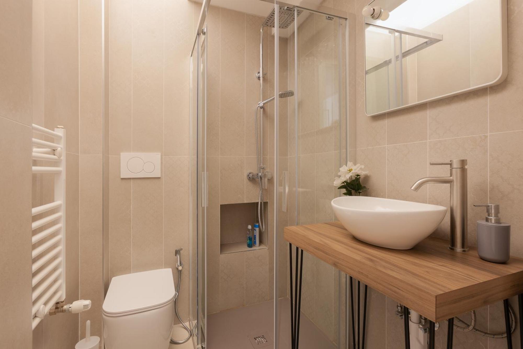Snapstay Luxury Apartments In Centro A Trieste Luaran gambar