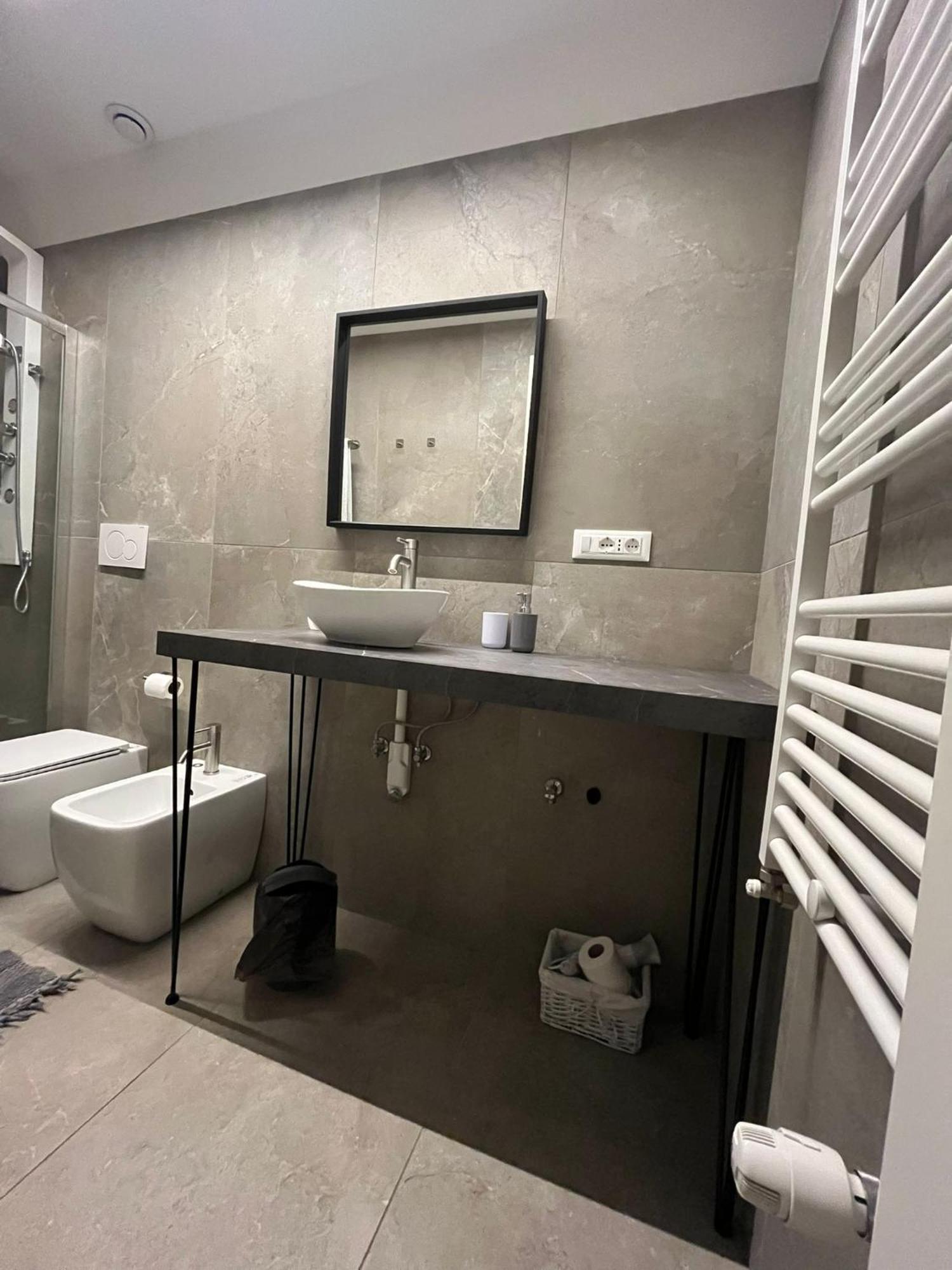 Snapstay Luxury Apartments In Centro A Trieste Luaran gambar