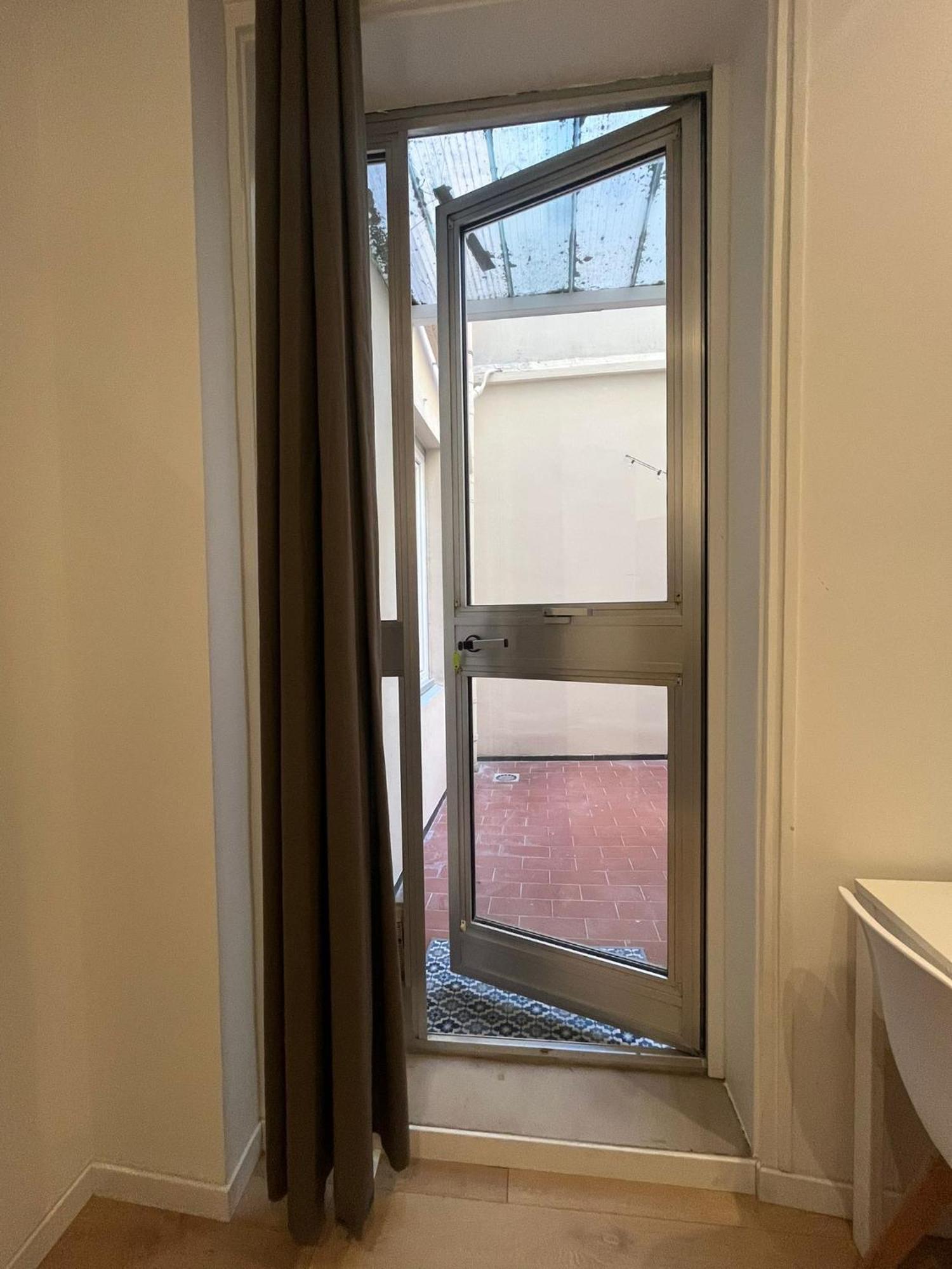 Snapstay Luxury Apartments In Centro A Trieste Luaran gambar